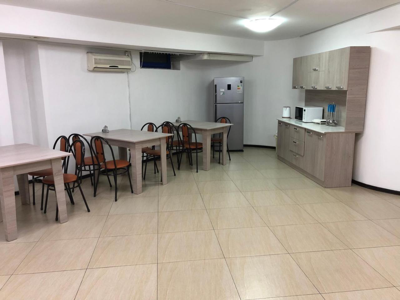 Apple City Hostel Ałma Ata Zewnętrze zdjęcie